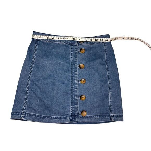 Free People Little Daisies button front denim mini skirt - 8 - Picture 6 of 9